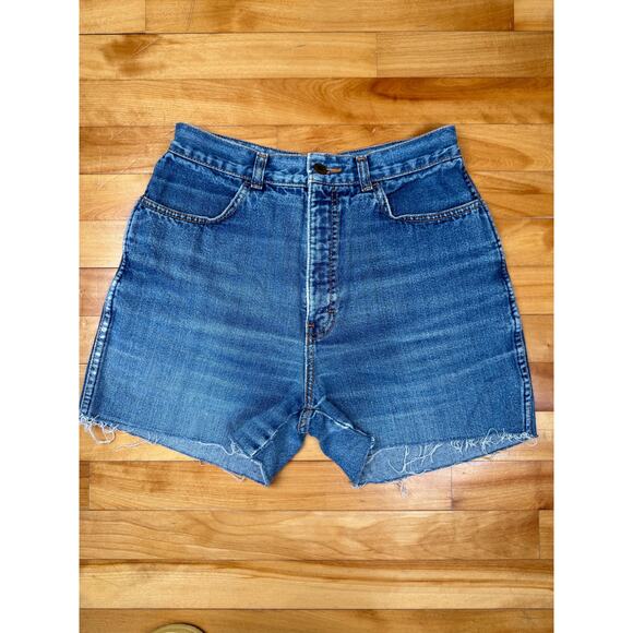 Vintage Brittania Jean Shorts Cutoffs, Medium Wash, Waist 26", 80s 90s Denim - Picture 2 of 9